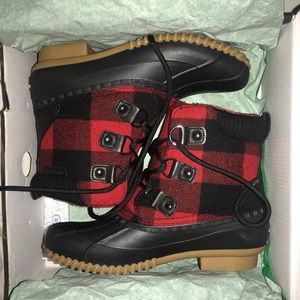 Tommy Hilfiger women’s Roza Duck Boots sz 7